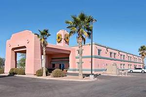 Super 8 Motel - Casa Grande::Expedia