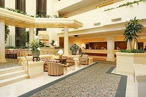 Hilton McLean Tysons Corner::Expedia