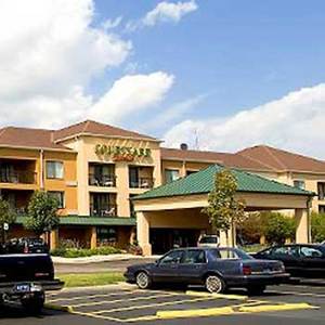 Courtyard by Marriott Flint::Hotels.com