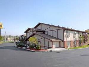 Super 8 Greenfield::Travelocity.com