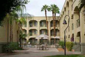 Clarion Suites Yuma::Hotels.com