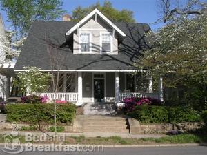 Woodburn Cottage::BedAndBreakfast.com