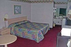 Colonial Inn and Suites::Travelocity.com