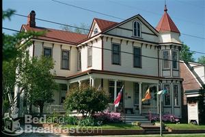Howard House Bed & Breakfast::BedAndBreakfast.com