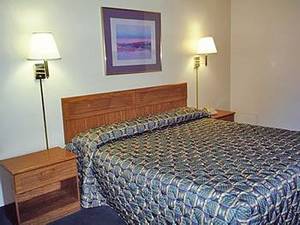 Highland Country Inn::Expedia