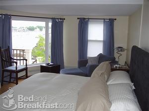 Web-marblehead-ma-lodging-notoriousannieswaterfrontinn