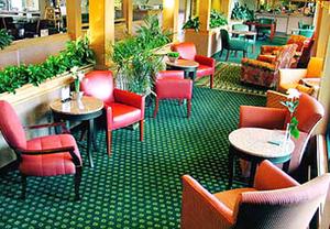 Web-mke_cour-lobby-1