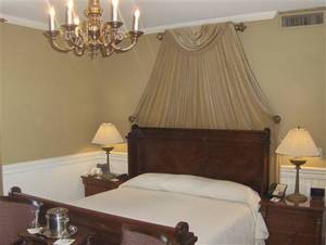 Web-wentworth_mansion_10020_0_05312007_0805471353_500
