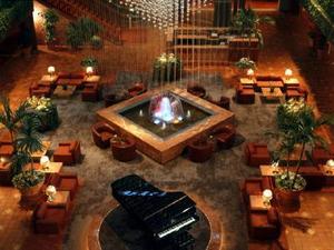 Web-184292-hyatt_regency_crown_center-kansas_city