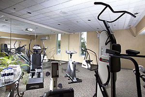Web-nia_four-fitns-1