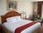 Holiday Inn Express and Suites Harrington::Priceline.com