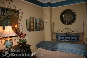 Old Capitol Inn::BedAndBreakfast.com