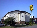 Super 8 Motel - Clinton