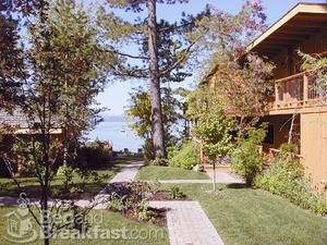 Shore House::BedAndBreakfast.com