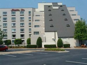 Hampton Inn Raleigh-Crabtree Valley::Travelocity.com