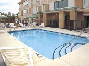 Web-3533395-swimming_pool-pensacola