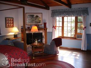 North Coast Country Inn::BedAndBreakfast.com