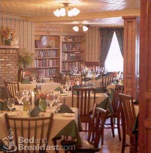 The Friends Lake Inn::BedAndBreakfast.com