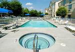 Tn-p40811_pool_01_f