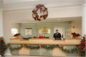 Web-phx_laqs-lobby-1