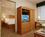 Holiday Inn Express Fifth Ave::ProfessionalTravelGuide.com