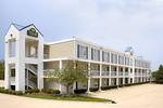 Days Inn and Suites Normal