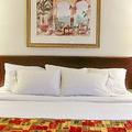 Tn-r66998_room_02_f