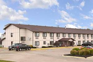 Super 8 Motel - Danville::Expedia