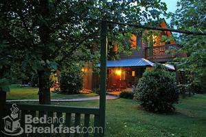 Cedar House Inn & Yurts::BedAndBreakfast.com