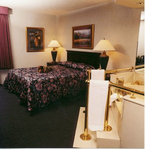 Lees Inn and Suites Fort Wayne::Travelocity.com