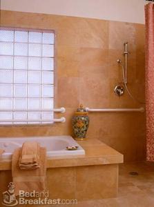 Casa Blanca::BedAndBreakfast.com