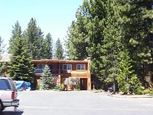 Web-3377111-hotels_and_accommodations-south_lake_tahoe