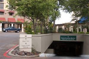 Web-four_seasons_hotel_austin_44797_1_08062006_1808372343_500