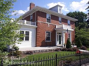 The Collins House Inn::BedAndBreakfast.com