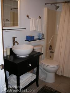 Broad Creek Guest Quarters Resort::BedAndBreakfast.com