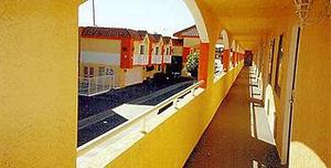 Web-lax_sunb-patio-1