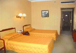 HALF MOON MOTEL AND COTTAGES::Travelocity.com