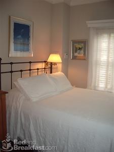 15 Church Street Bed & Breakfast - Phillips-Yates-Snowden House::BedAndBreakfast.com