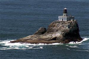 Tillamook Rock Lighthouse::Lighthousefriends.com
