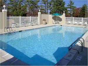 La Quinta Inn & Suites::Travelocity.com