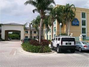La Quinta Inn Plantation at SW 6th St.::Travelocity.com