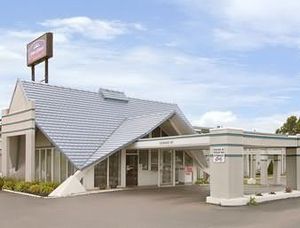 Howard Johnson Express Inn Geneva::Travelocity.com