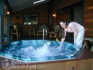 Good Medicine Lodge::BedAndBreakfast.com
