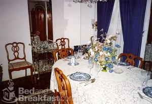 Ross B&B::BedAndBreakfast.com