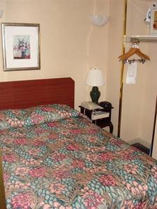 Web-comfort_inn_central_park_west_44710_1_08172006_1708096479_500
