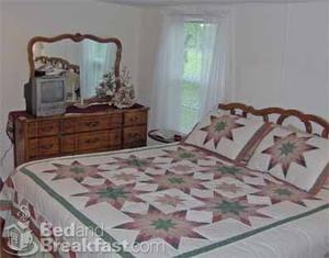 Country Charm Historic Farmhouse Bed and Breakfast::BedAndBreakfast.com