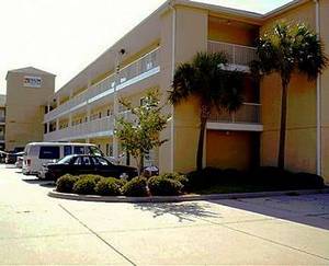 Best Western Richmond Suites Hotel::Expedia