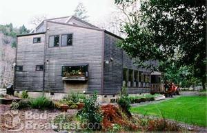 Chetco River Inn & Lavender Farm::BedAndBreakfast.com