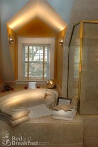Inn on Crescent Lake::BedAndBreakfast.com