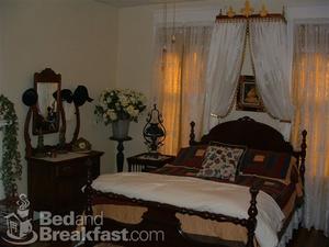 The Morris Harvey House::BedAndBreakfast.com